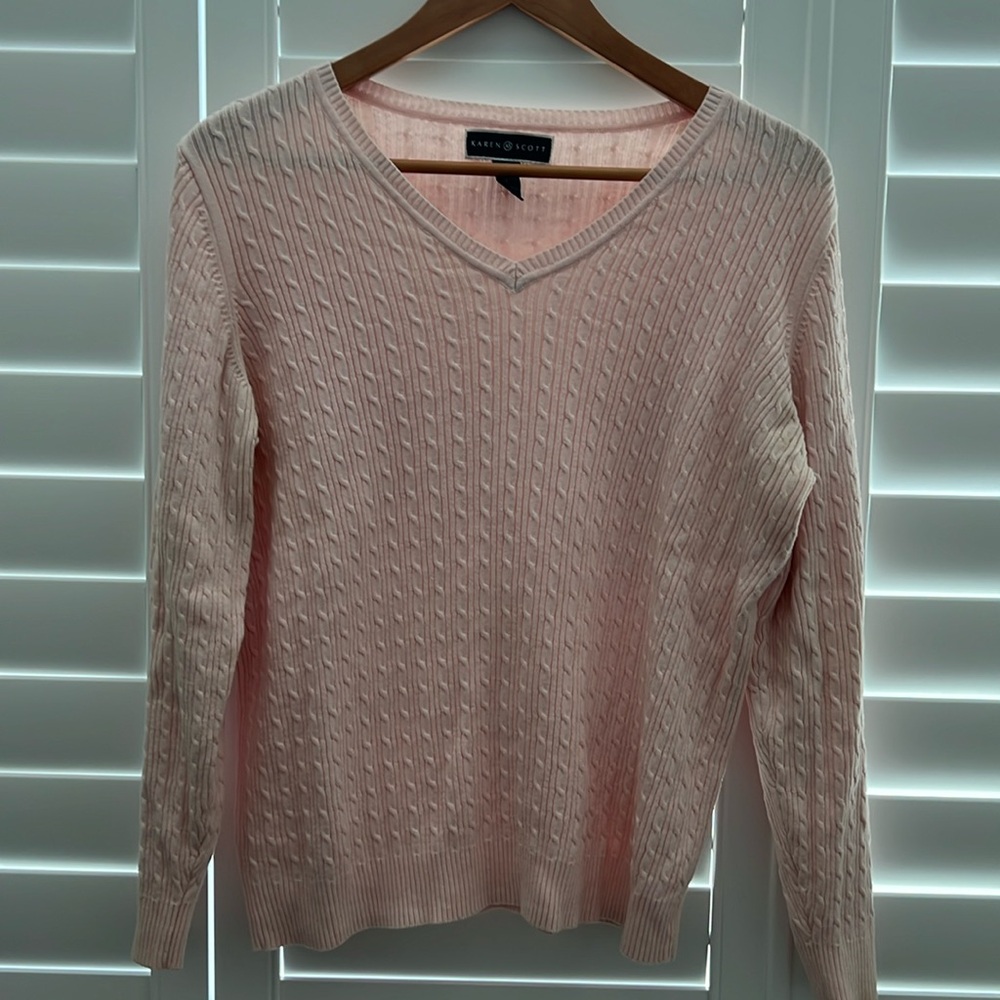 Beautiful Blush Pink Karen Scott Women’s Large V-Neck Sweater